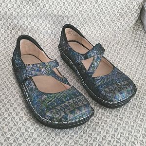 Stylish Women's Blue Mary Jane Shoes